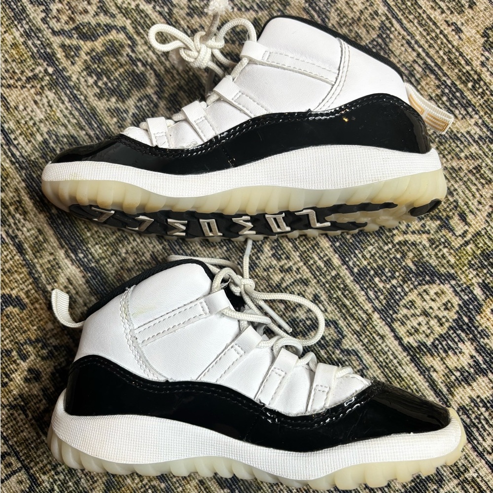 Air Jordan 11 XI Retro Concord Toddler Size 10C Low Top Sneakers - Picture 3 of 9
